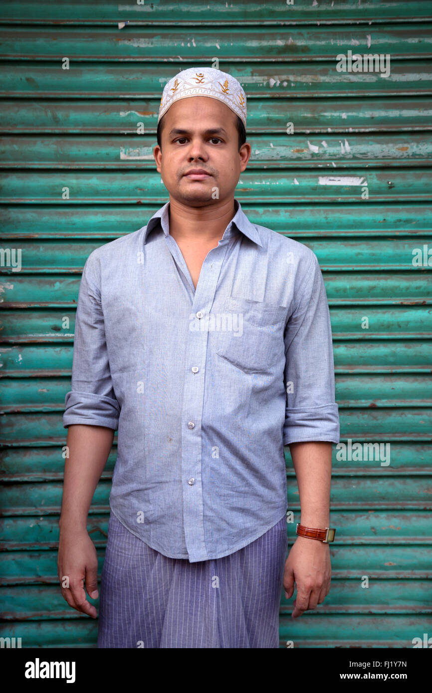 portrait of muslim man in dhaka bangladesh fj1y7n